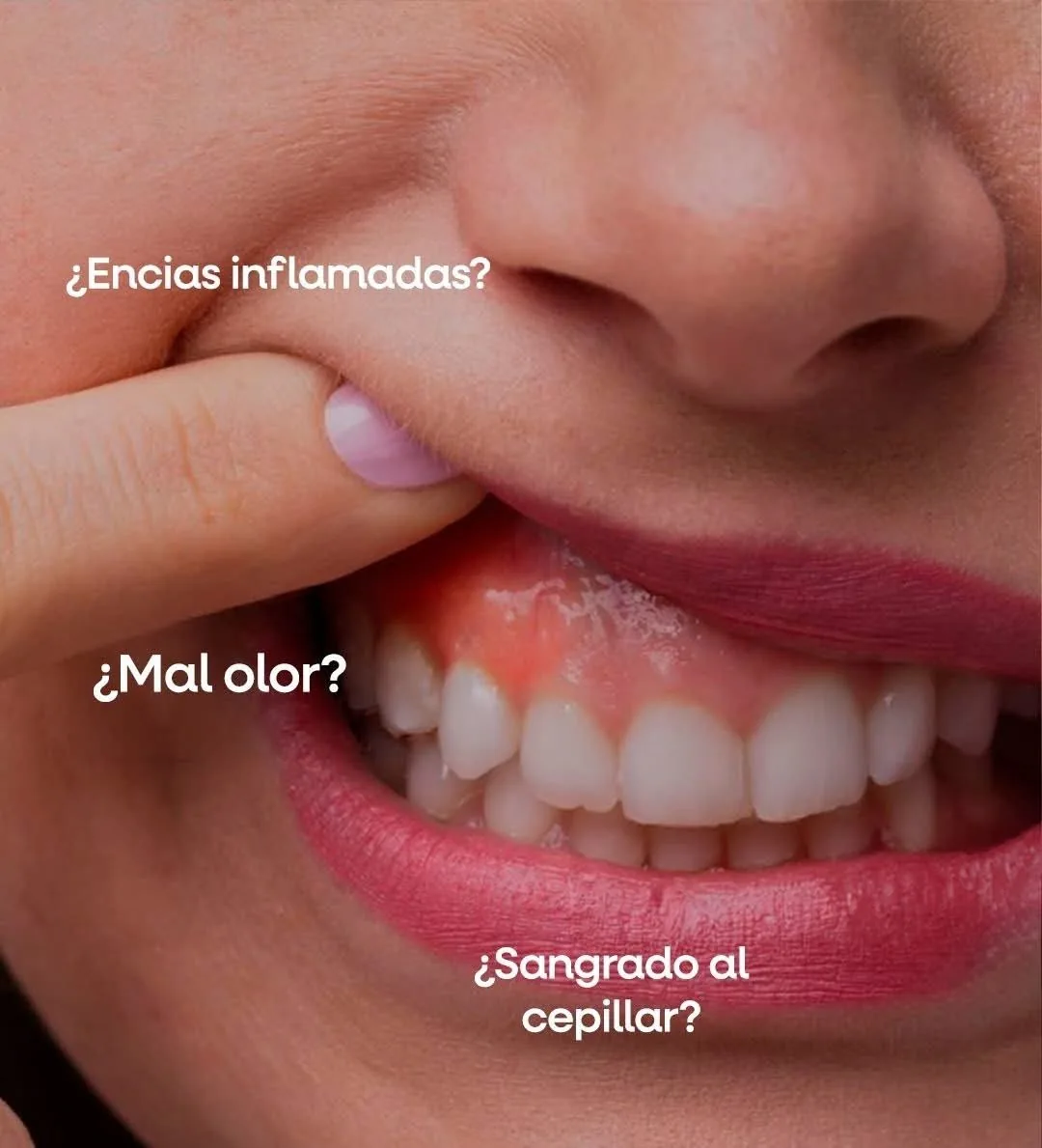 Dentista saludando en consultorio dental
